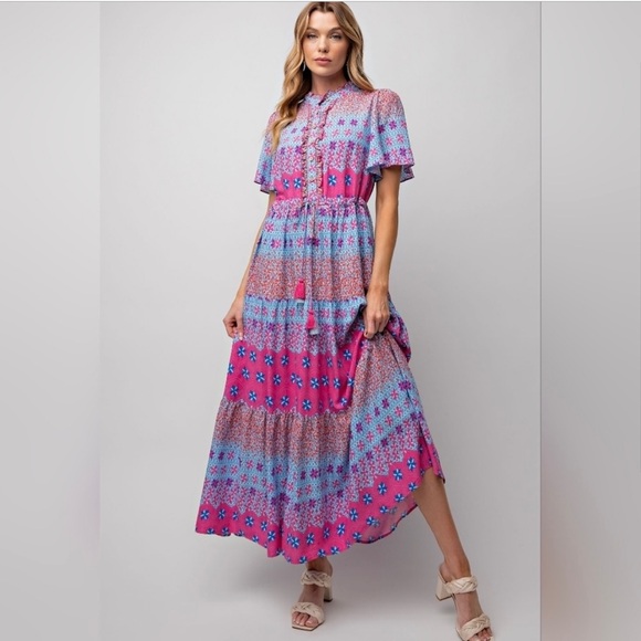easel Dresses & Skirts - Easel- 💕Short Girlie Approved Maxi Dress💕
